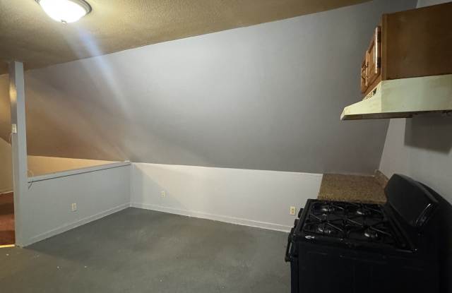 421 Blatchley Avenue