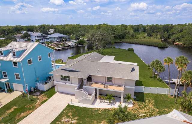 5534 TROPIC DRIVE