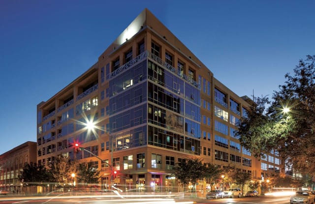 800 J Lofts