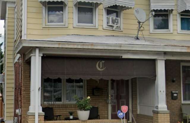 828 CHAMBERS STREET