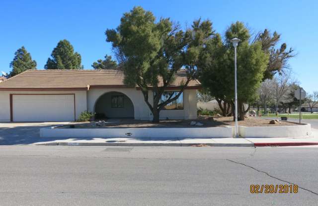 Photo of 4 beds, 2 baths, 2 car garage . Boulder City