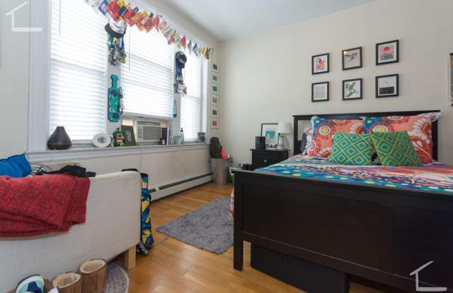 HOT BROOKLINE LISTING!!!!!