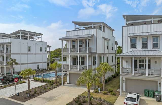 15 E Queen Palm Drive