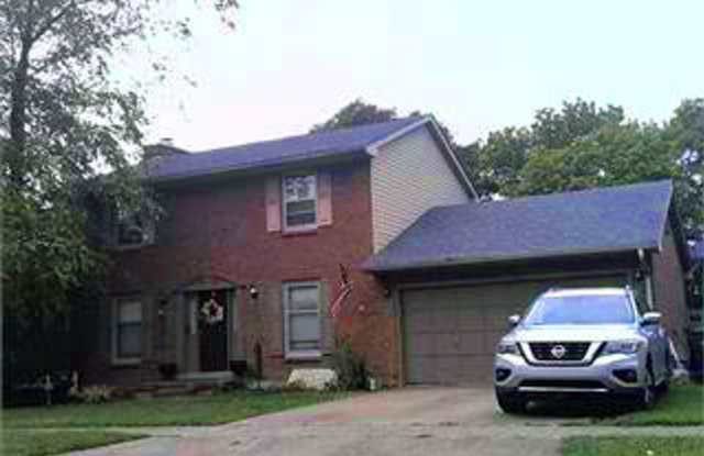 COMING SOON! Lovely 3 BR House! Privacy Fenced Backyard, Walk-in Closet; Pet Friendy!