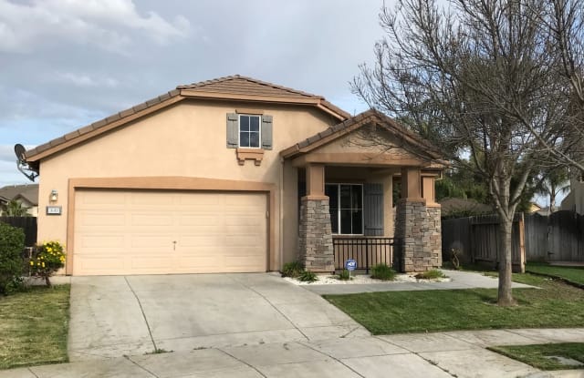 1640 Wildrye Ave - 1640 Wildrye Avenue, Los Banos, CA 93635