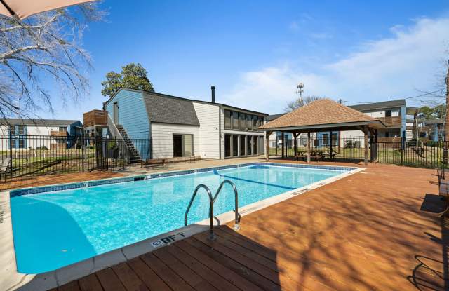 Photo of Maverick on Gilmer