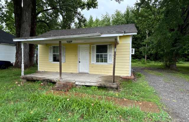 102 Tuxedo Dr.