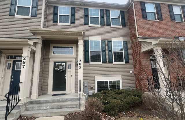 285 Lakeshore Drive