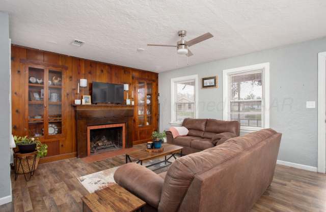 900 S LOUISIANA Street