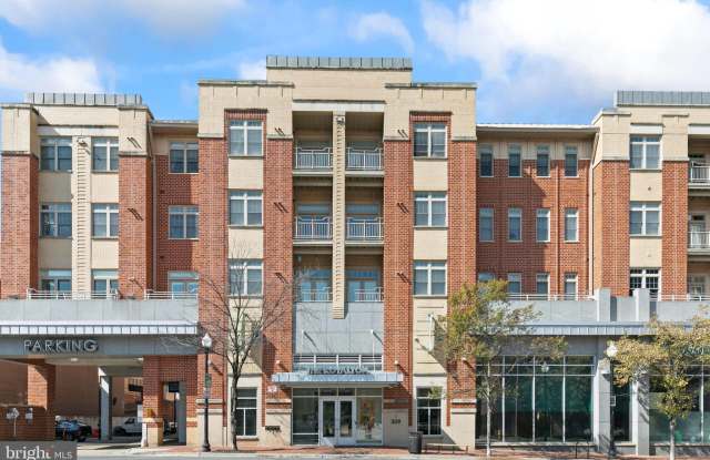 309 HOLLAND Lane unit: 136