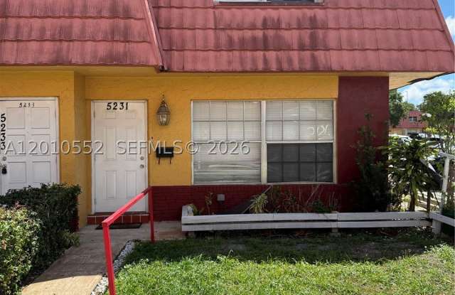 5231 NW 27th St