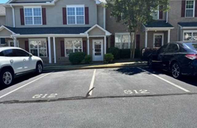Wonderful townhome in Perfect Location