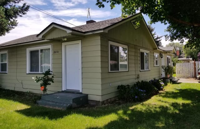 2610 Englewood Ave. - 2610 Englewood Avenue, Yakima, WA 98902