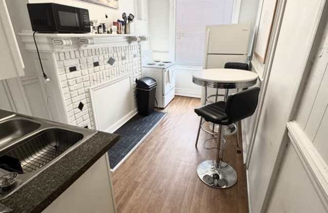 Photo of 712 n Arther Ashe blvd