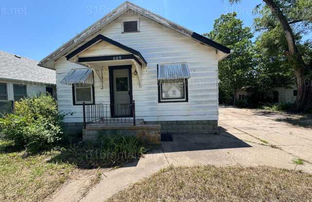 $725 - 1 bed 1 bath - Single Family Home