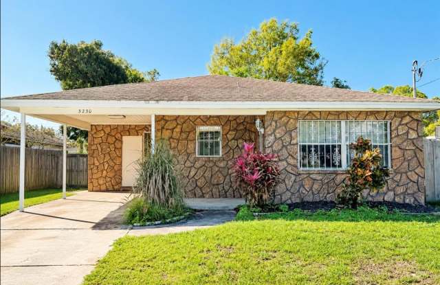 3230 W SAINT CONRAD Street