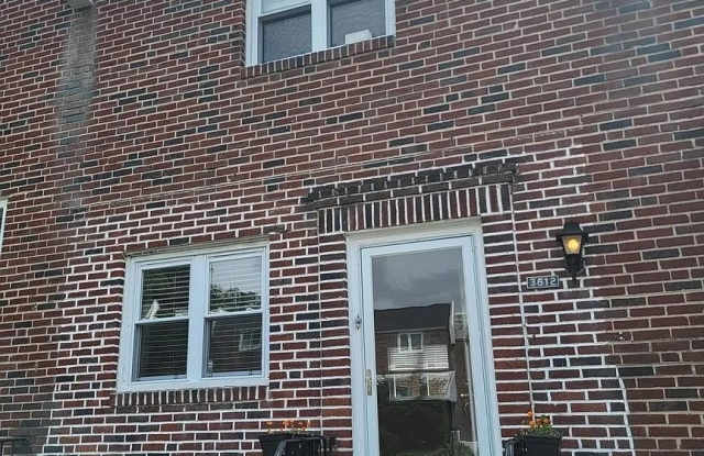 Photo of 3612 WINONA STREET