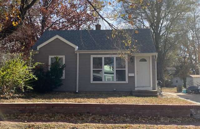 1113 Pierre - 1113 Pierre Street, Manhattan, KS 66502