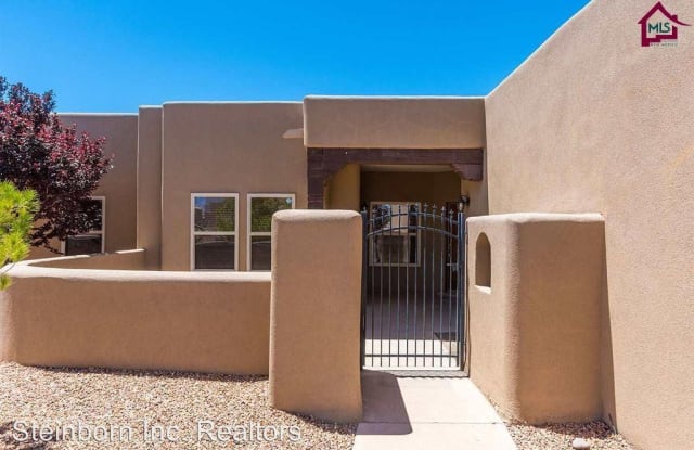 2067 Sedona Hills Pkwy - 2067 Sedona Hills Parkway, Las Cruces, NM 88011