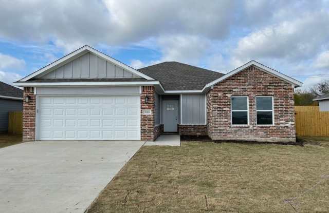 3800 Skylane Ave