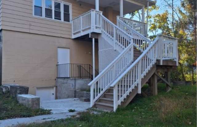 Photo of 652 Route 211 W