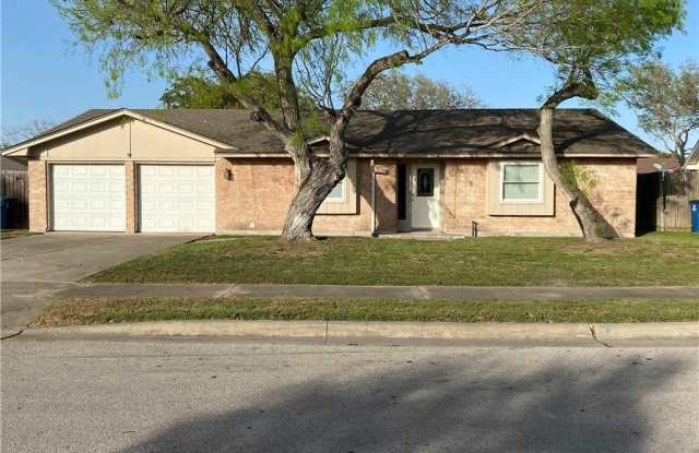 2204 Matagorda Dr - 2204 Matagorda Drive, Portland, TX 78374