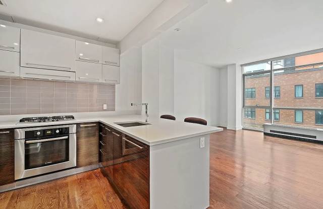 2626 Jackson Ave Apt 403