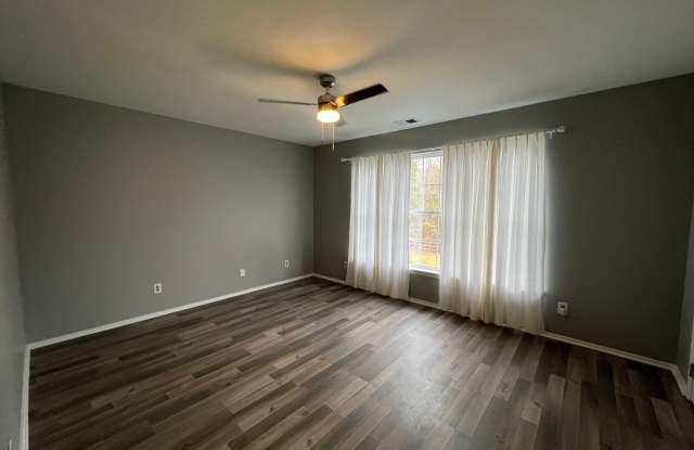 4 Bedroom Home in Mallard Creek Area