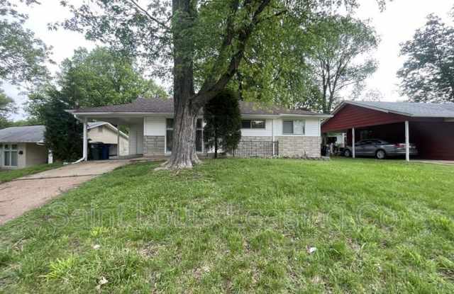 7048 Clover Ln - 7048 Clover Lane, Hazelwood, MO 63042