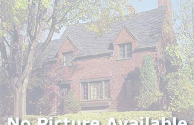 128 Windcroft Lane NW