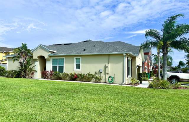 3213 Arden Circle