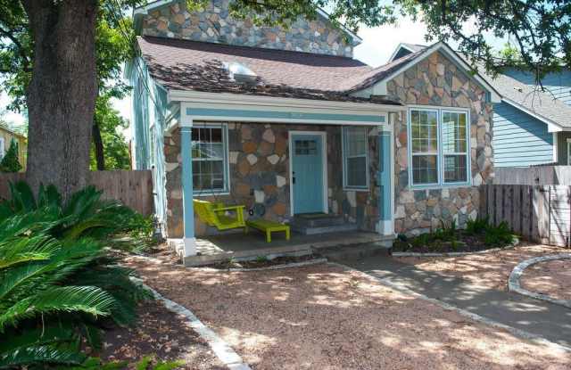 707 West 35th Street