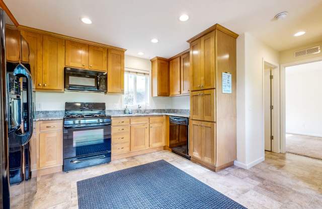 Gated 2 bedroom 1 bath at Pochini Family Farm!