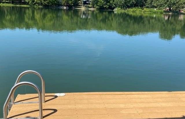 194 E Lakeshore Drive