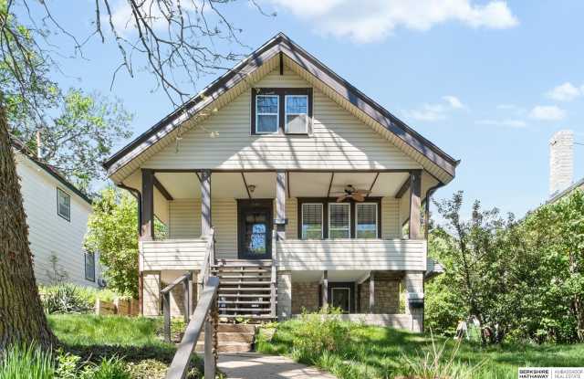 1006 S 40th Street