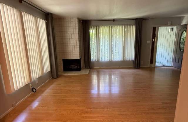 2061 VANDERSLICE AVE