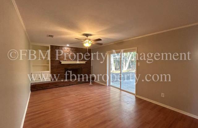 348 Wesley Drive - Spacious 3 Bedroom, 2 Bathroom Home in Corsicana, TX!