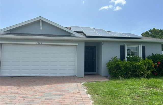 Photo of 3904 NE 8th Place