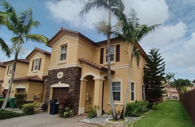 8733 NW 112th PL - 8733 NW 112th Pl, Doral, FL 33178