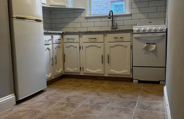 Photo of 576 Warburton Ave