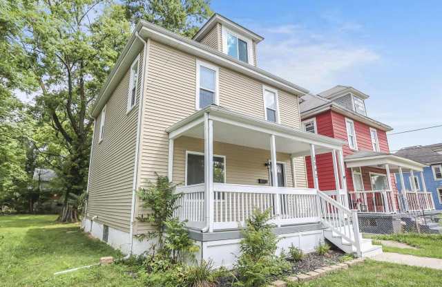 1342 E Fulton Street