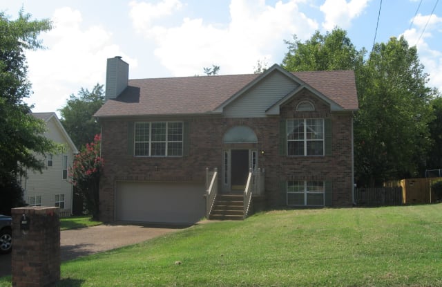 106 W Harbor - 106 West Harbor Drive, Hendersonville, TN 37075