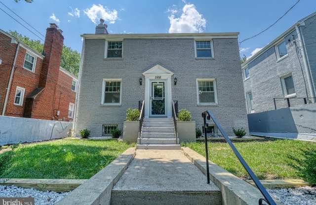 Photo of 2818 18TH Street NE