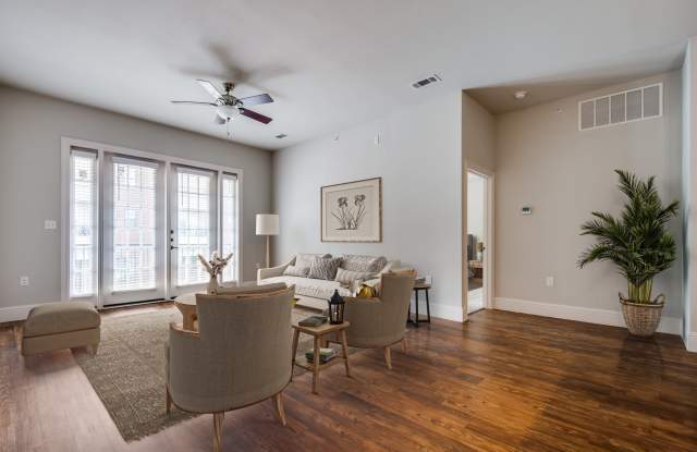 Varia at Highland Village