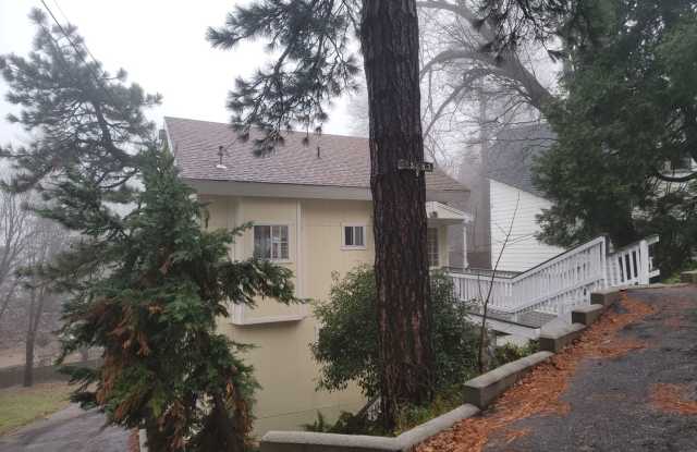 Photo of 2 Bed, 2 Bath 1,478 Sqft Mountain Cottage