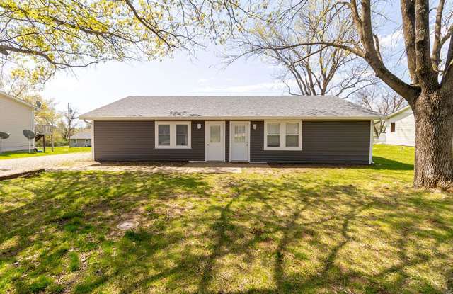 Adorable 2 bedroom Duplex