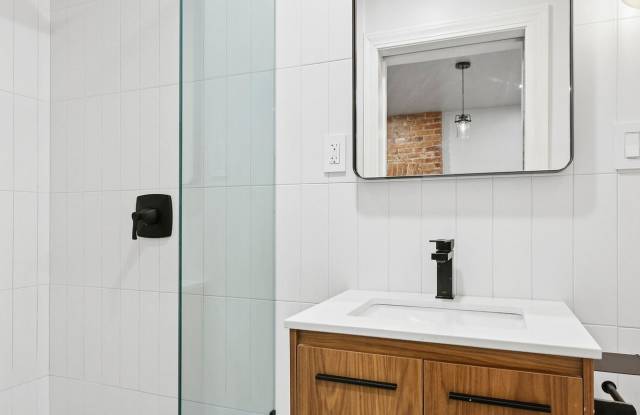 555 MacDonough Street