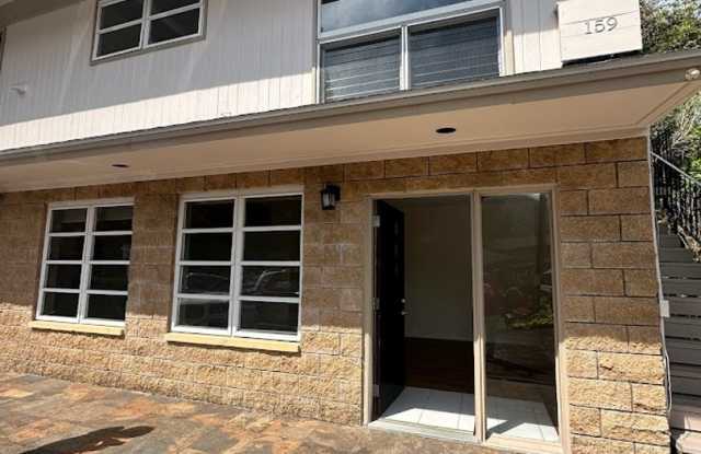 Nuuanu Pali Ground floor 3 bed, 1 ba including utilities and parking stall, pet negotiable