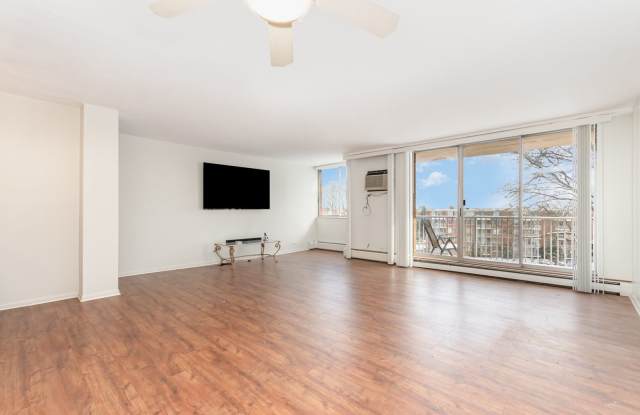 2201 S Highland Avenue