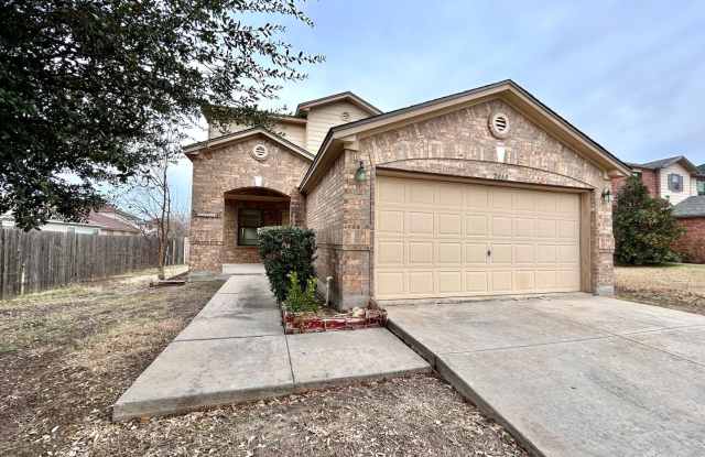 Cozy  Bright 4BR / 3BA Home – Garage, Deck  Laundry Room
